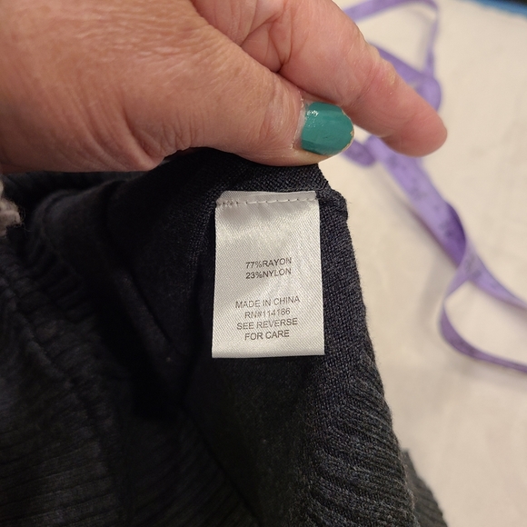 Peyton Primrose sweater - Picture 5 of 7